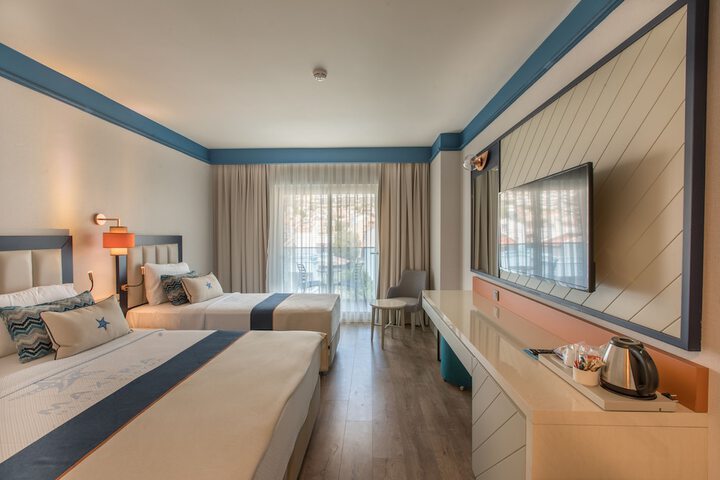 Room 10 of 103