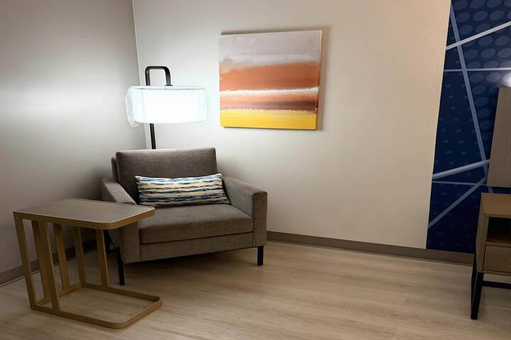 Room 30 of 49