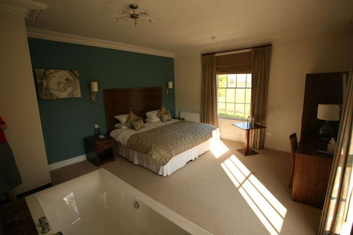 Room 10 of 40