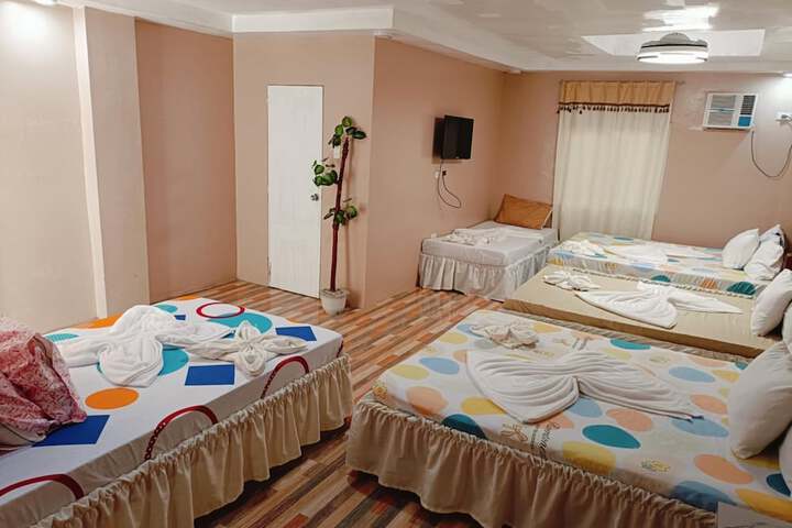 Room 33 of 85