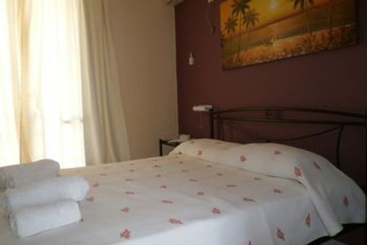 Room 2 of 40