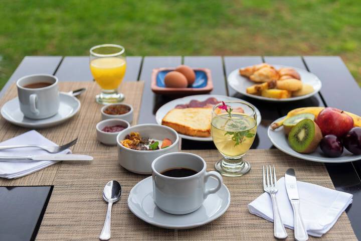 Breakfast/Coffee Service 55 of 90