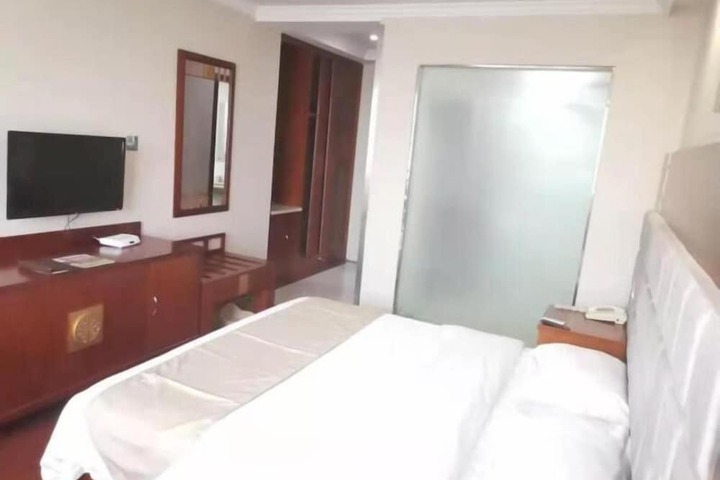 Room 18 of 51