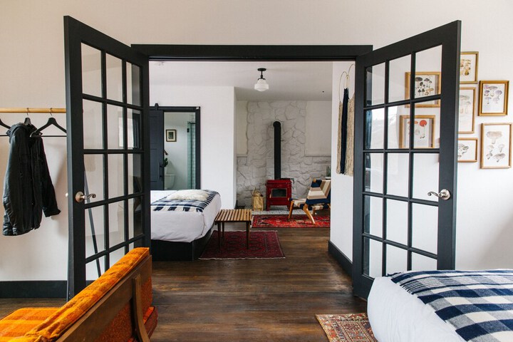 1 King Bed (9 of 18)