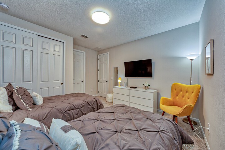 Room 11 of 43