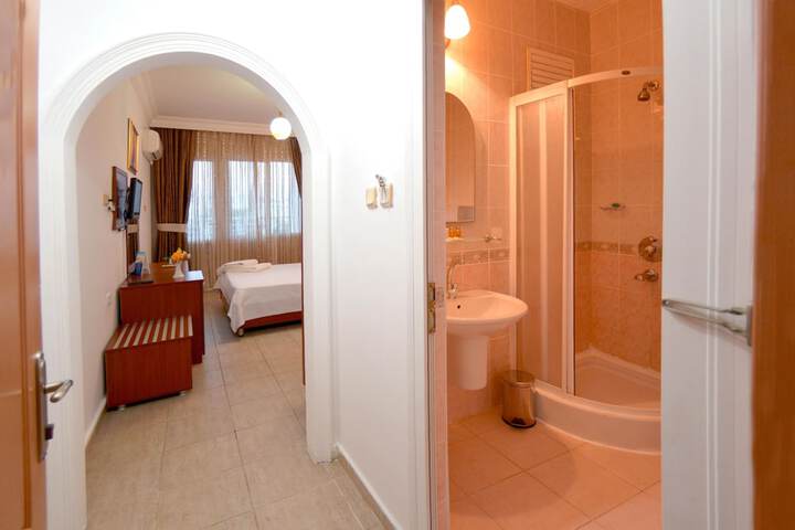 Room 9 of 46