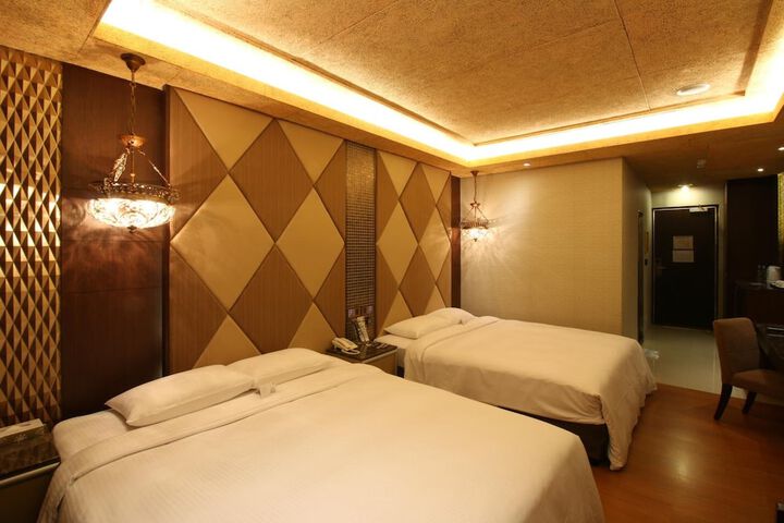 Room 13 of 51