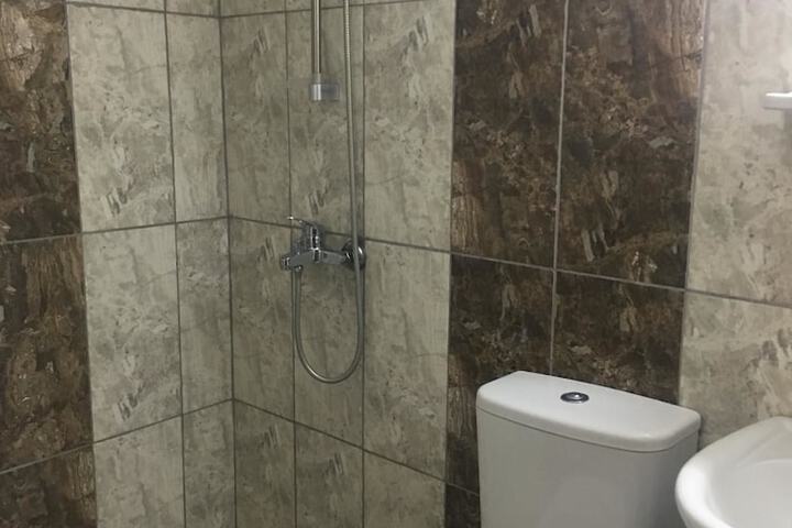 Room 8 of 10