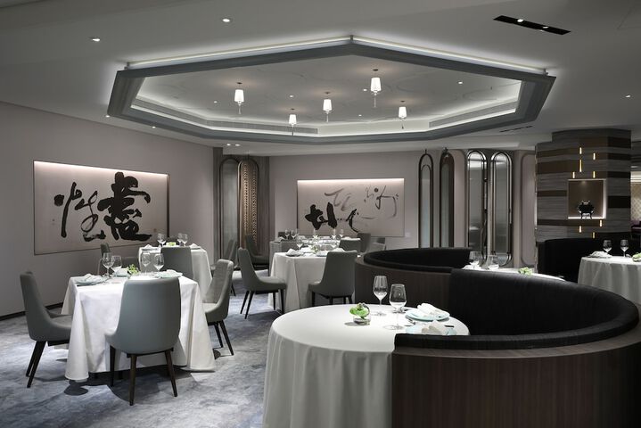 Dining 68 of 99