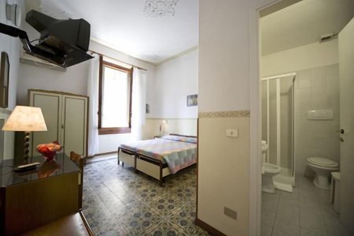 Room 18 of 22