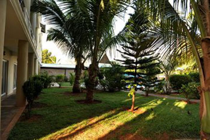 Hotel Exterior 11 of 34