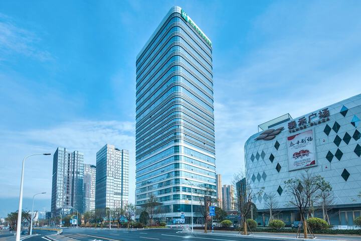Exterior of Holiday Inn Express Fuzhou Downtown by IHG