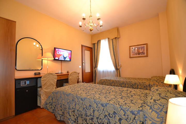 Room 7 of 26