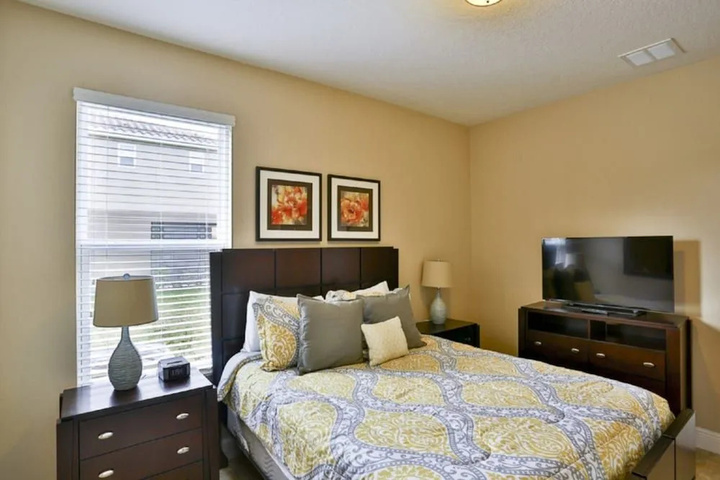 Room 2 of 20