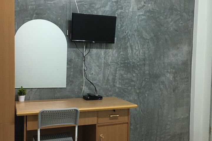Room 3 of 28