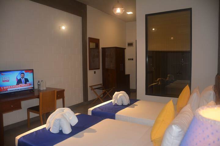 Room 3 of 25
