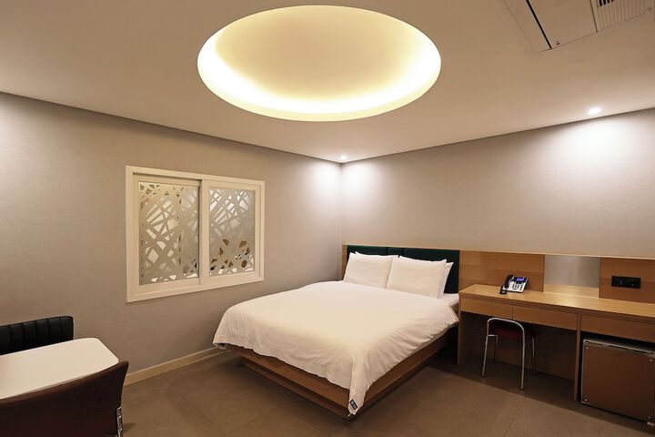 Room 14 of 44