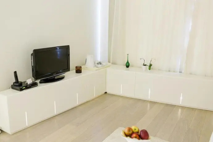 Room 3 of 9