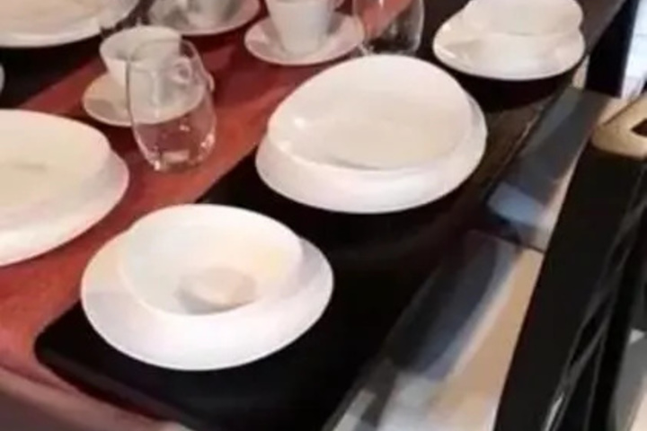 Dining 17 of 17