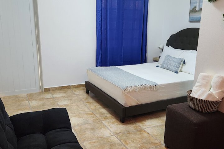 Room 9 of 48