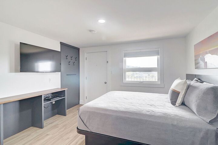 Room 6 of 11