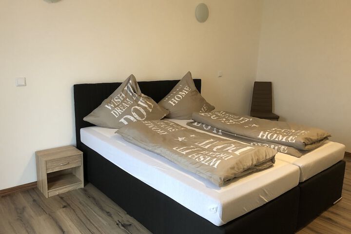 Room 2 of 26