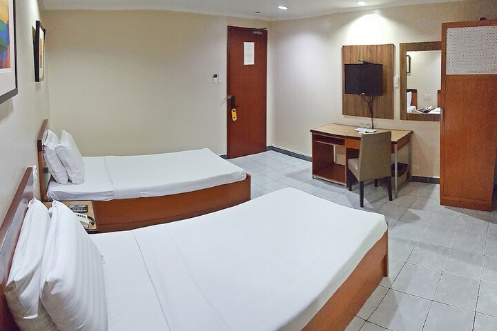 Room 31 of 69