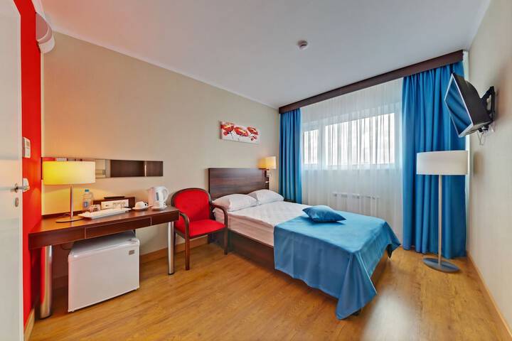 Room 12 of 68