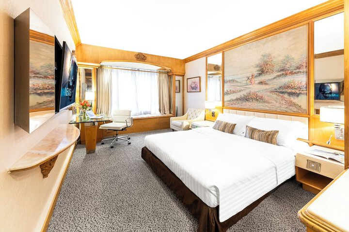 Room 40 of 90