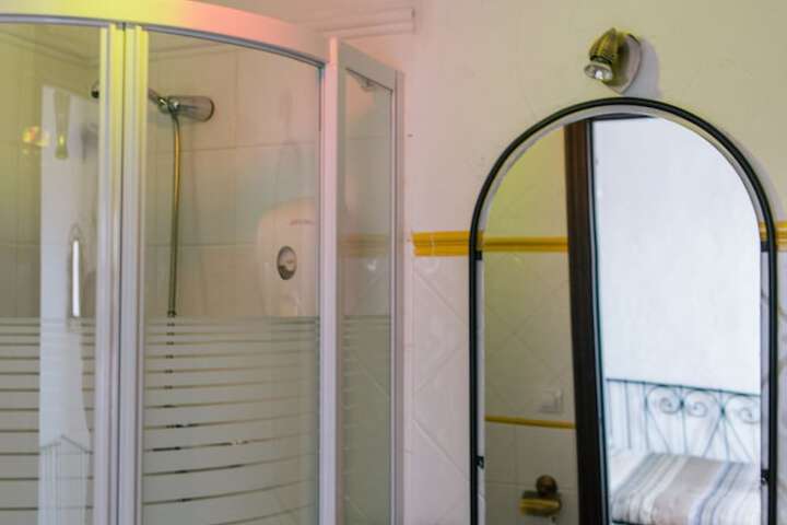 Room 17 of 26