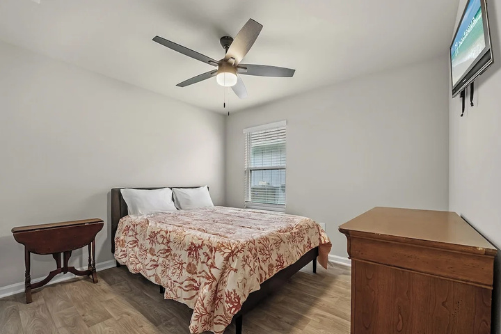 Room 4 of 18