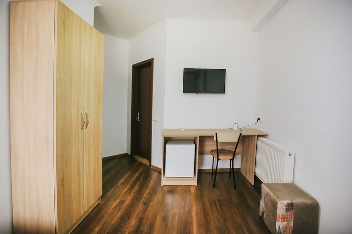 Room 21 of 35