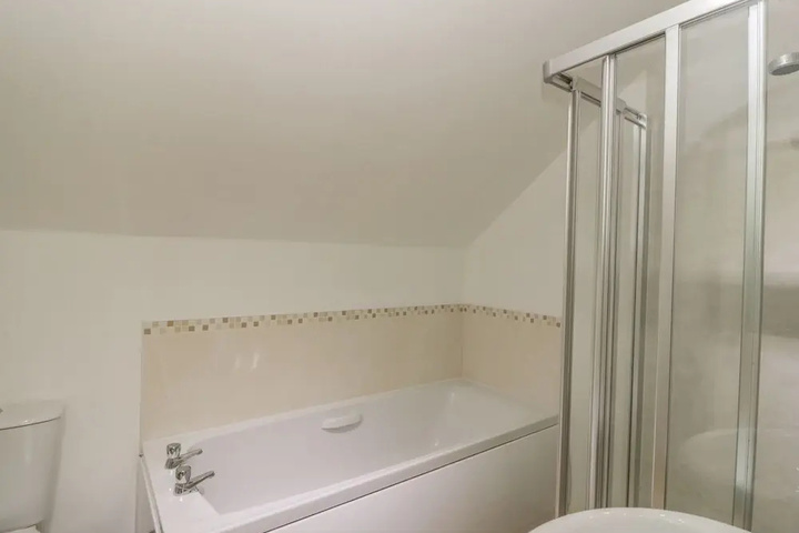 Room 8 of 16