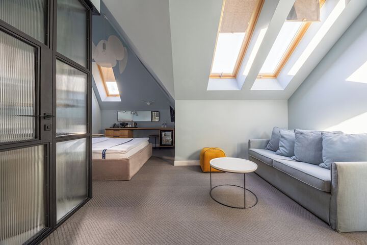 Room 15 of 62