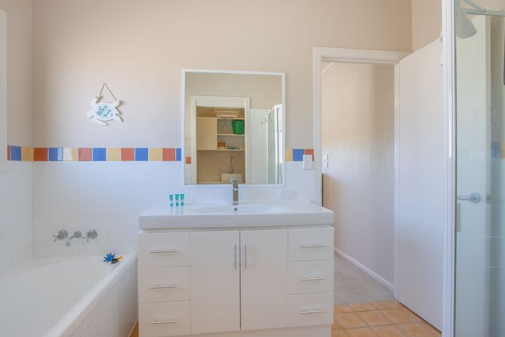 Room 203 of 247