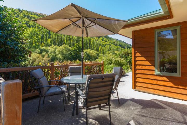 Sawmillers Retreat - Arrowtown Holiday Home