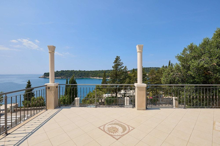 Terrace/Patio 6 of 14