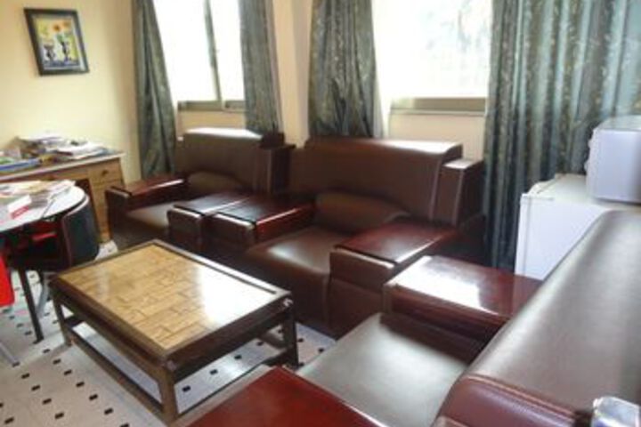 Room 5 of 7