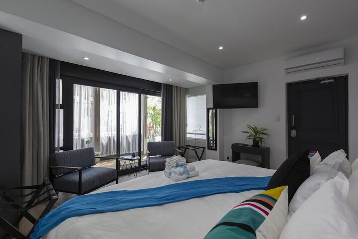Room 15 of 106
