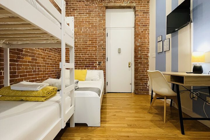 Room 127 of 236