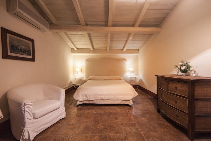 Room 4 of 22