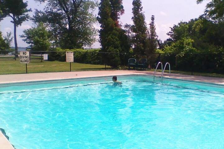 Photo of Riverside Park Motel and Campground Pool