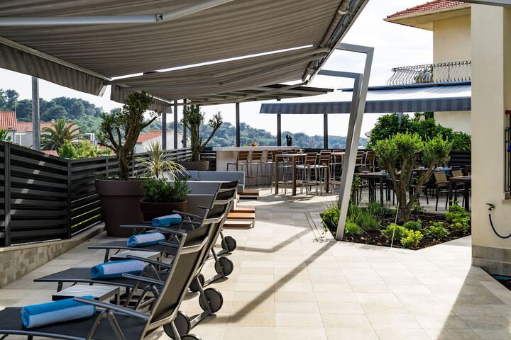 Sundeck 147 of 169