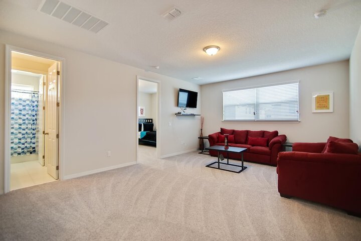 Room 12 of 28