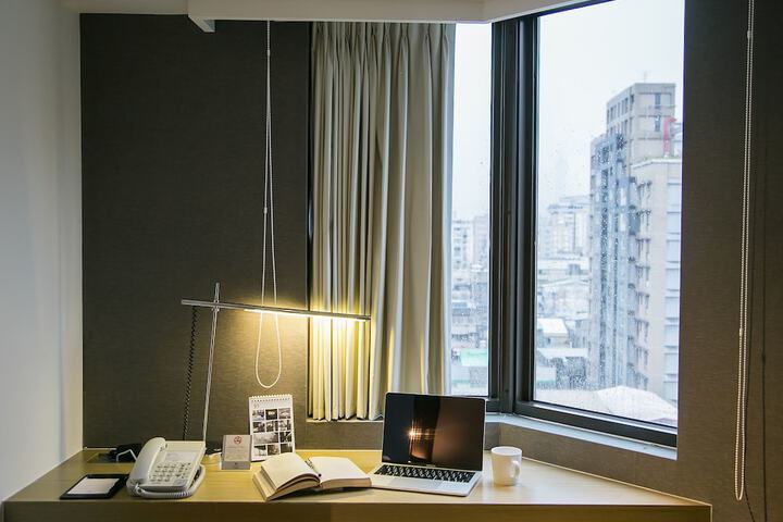 Room 28 of 66