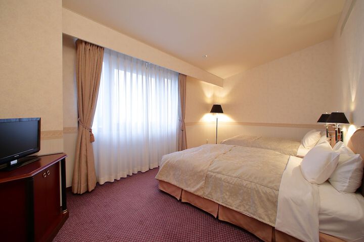 Room 3 of 19