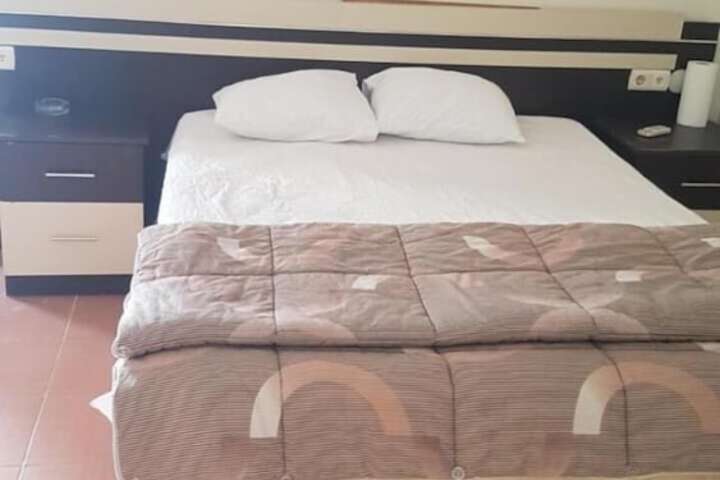 Room 3 of 8
