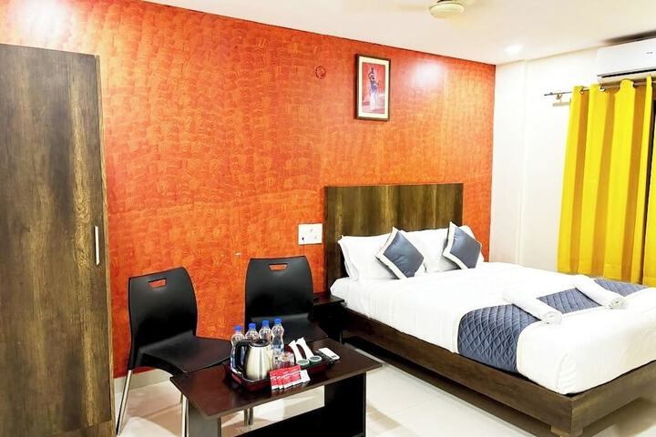 Room 10 of 42