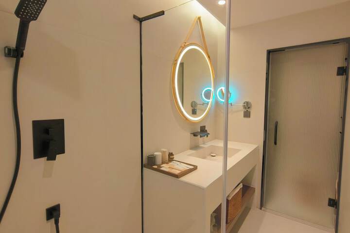 Room 43 of 58