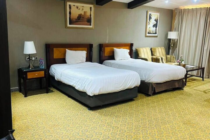Room 32 of 85